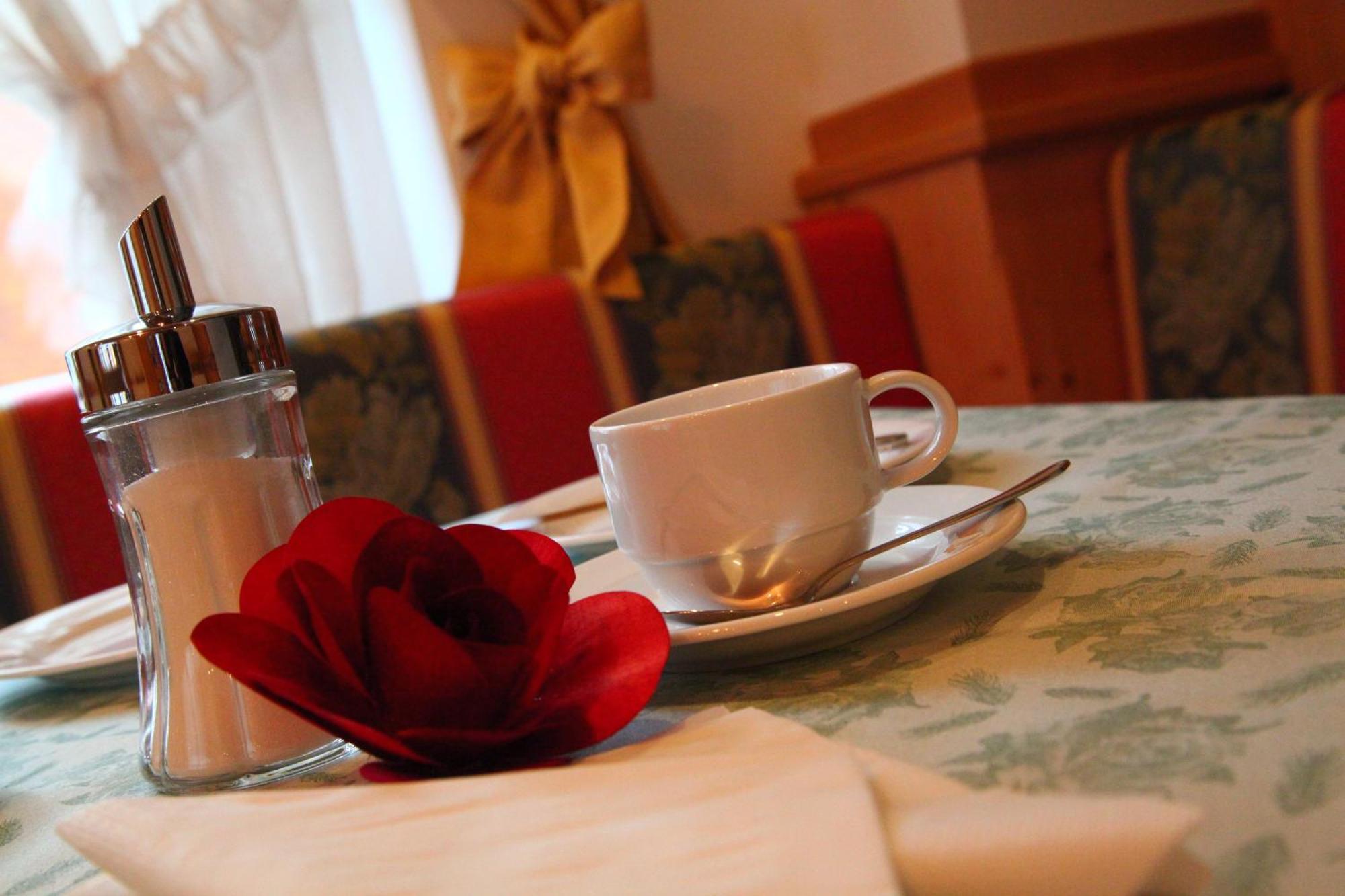 Garni Pra Fiori Hotel Campitello di Fassa Buitenkant foto