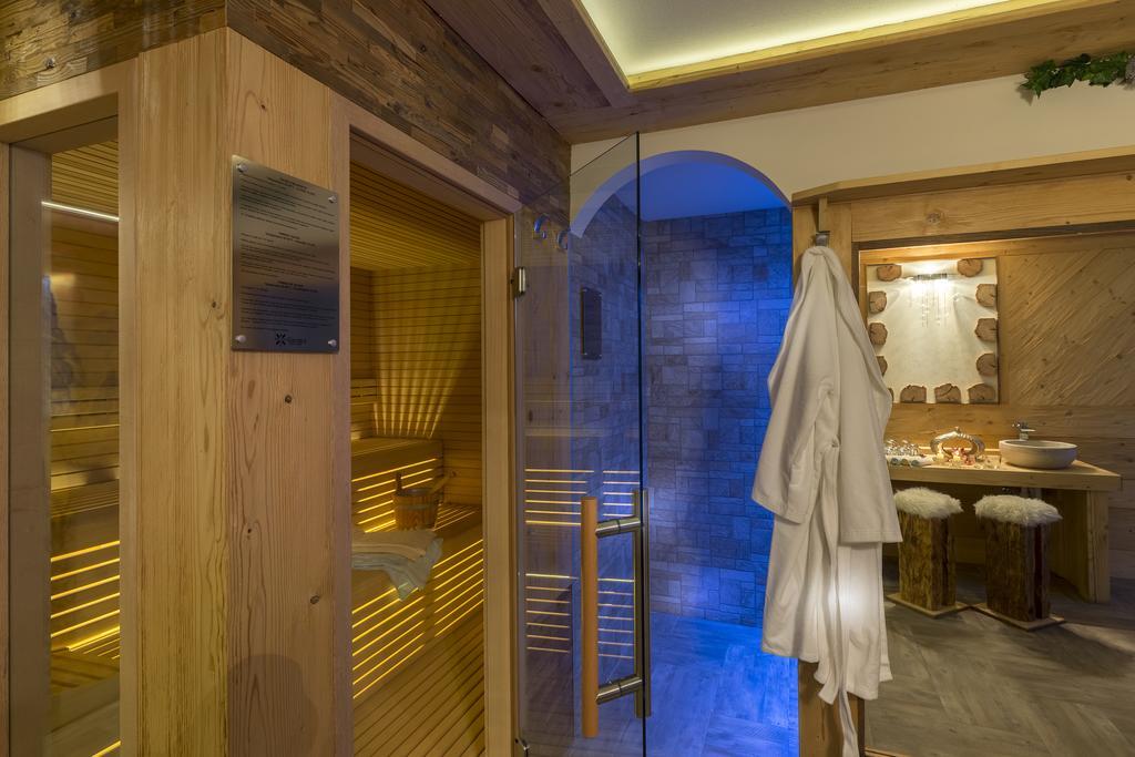 Garni Pra Fiori Hotel Campitello di Fassa Buitenkant foto