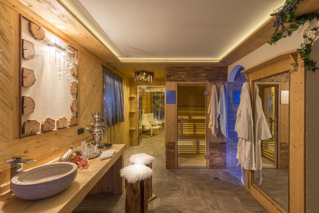 Garni Pra Fiori Hotel Campitello di Fassa Buitenkant foto