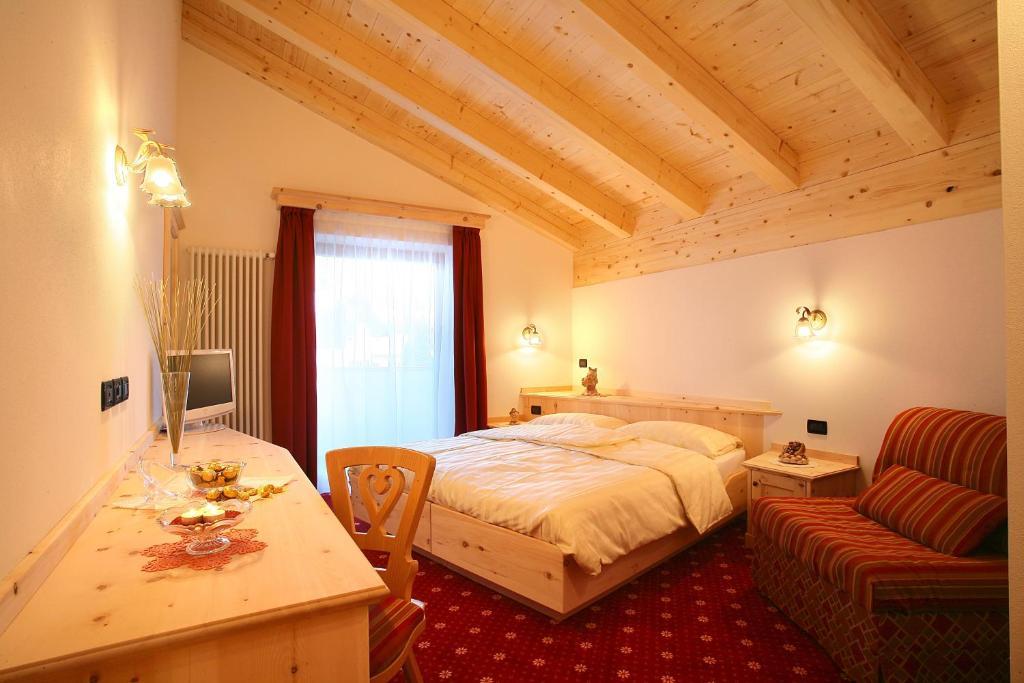 Garni Pra Fiori Hotel Campitello di Fassa Kamer foto