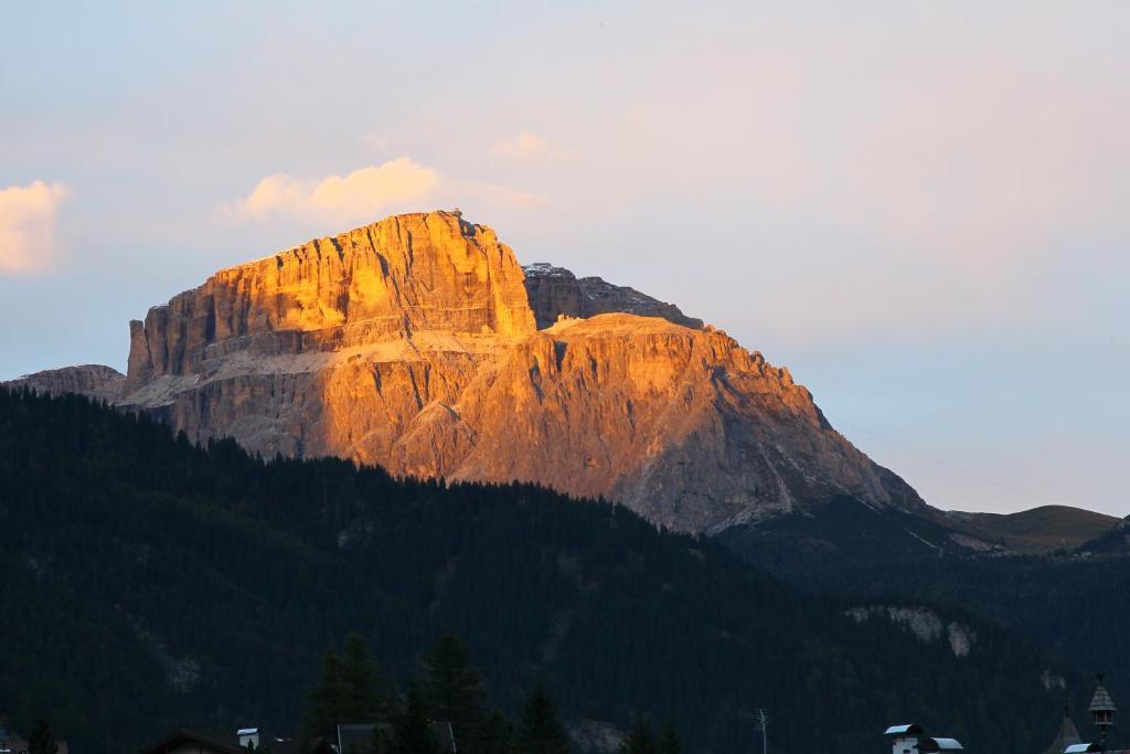 Garni Pra Fiori Hotel Campitello di Fassa Buitenkant foto