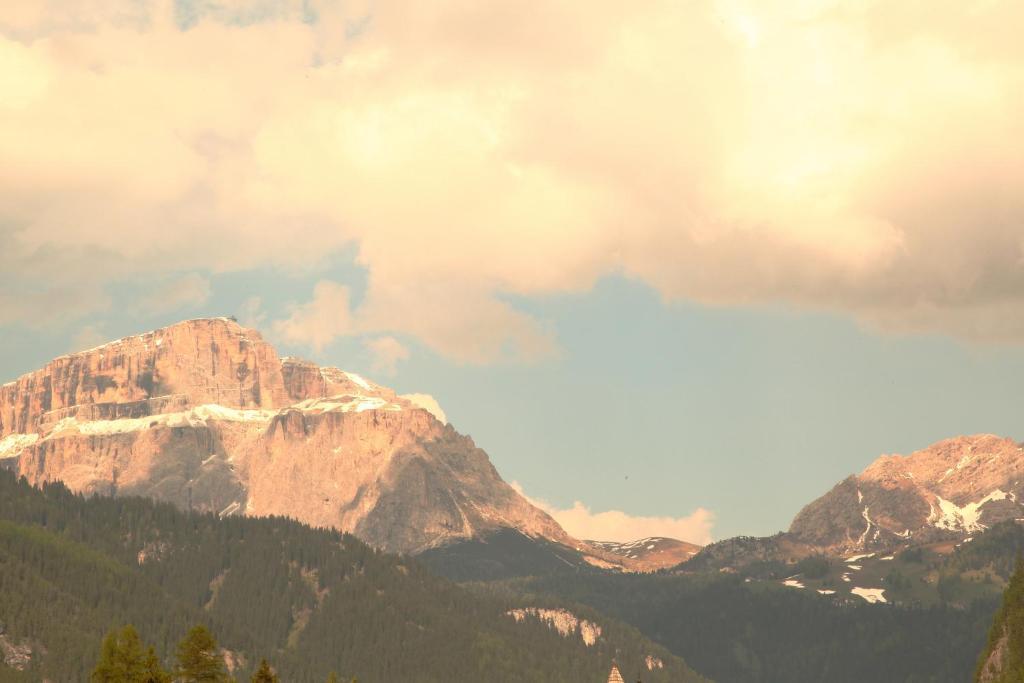 Garni Pra Fiori Hotel Campitello di Fassa Buitenkant foto