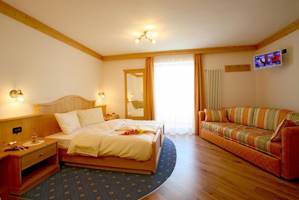 Garni Pra Fiori Hotel Campitello di Fassa Kamer foto