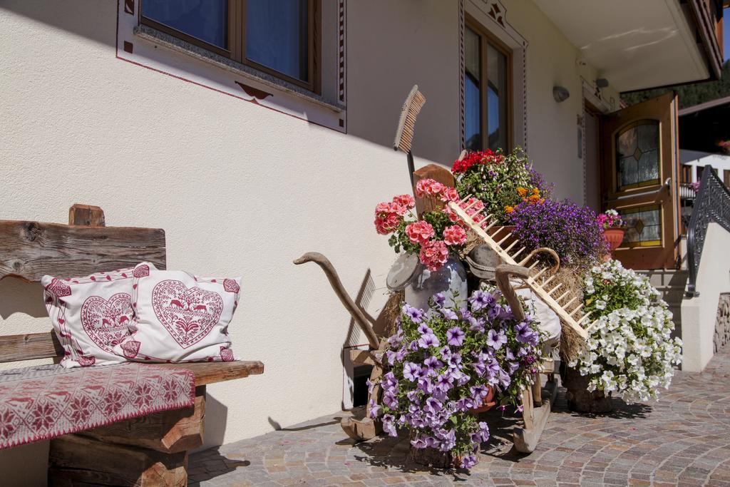 Garni Pra Fiori Hotel Campitello di Fassa Buitenkant foto