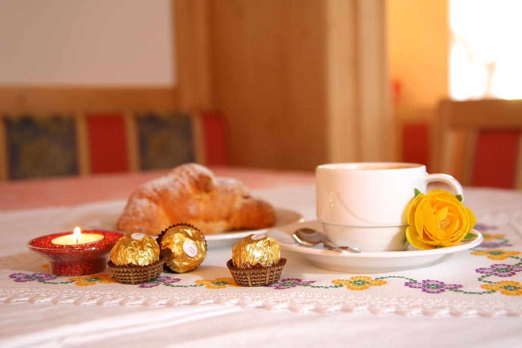 Garni Pra Fiori Hotel Campitello di Fassa Buitenkant foto