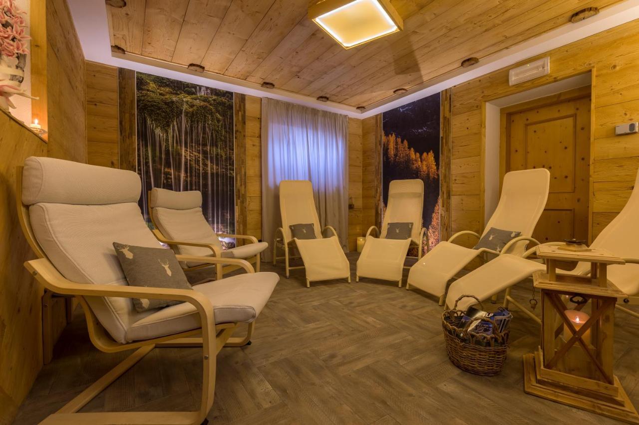 Garni Pra Fiori Hotel Campitello di Fassa Buitenkant foto