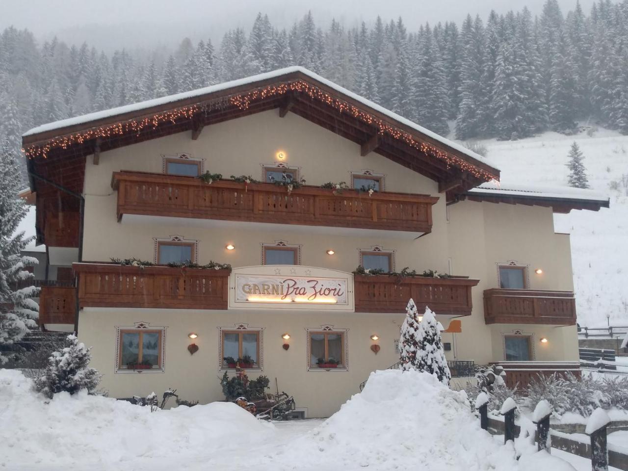 Garni Pra Fiori Hotel Campitello di Fassa Buitenkant foto